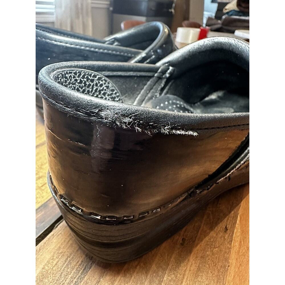 Dansko XP Womens 37 Shiny Black Patent Leather Slip On Comfort Shoes Clogs - Picture 7 of 12